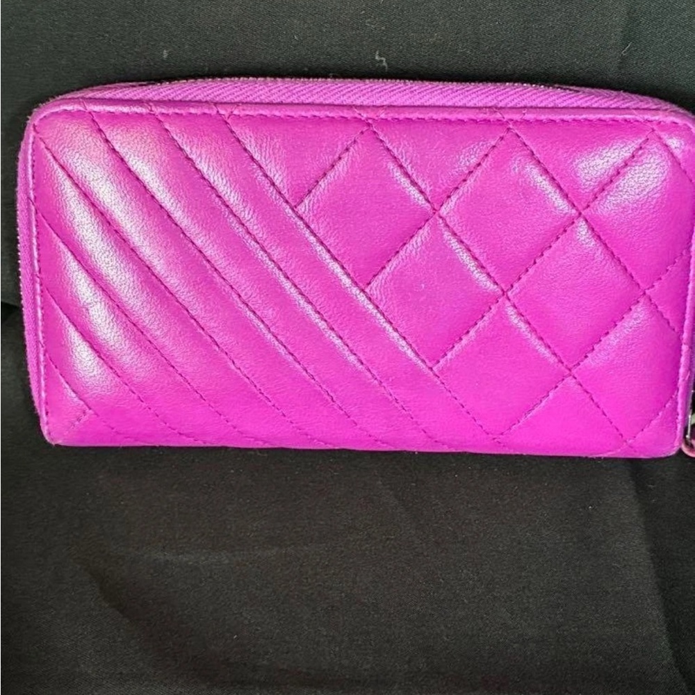 CHANEL SOLD 🔥 Matelasse
Boy Chanel Wallet Round
Zipper hot Pink Lambskin , - Picture 13 of 16